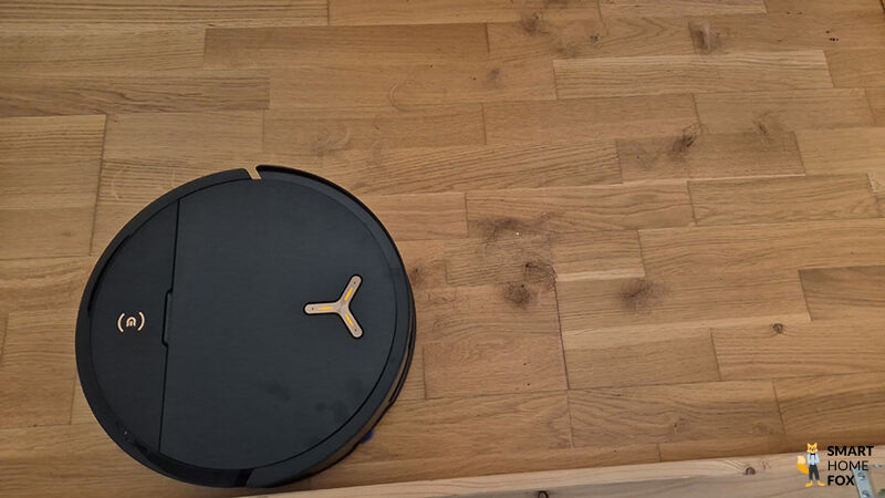 Der ECOVACS DEEBOT X9 PRO OMNI reingt im Test Haare.